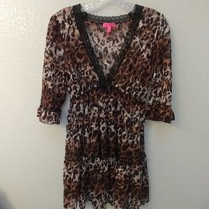 Betsy Johnson lace short gown